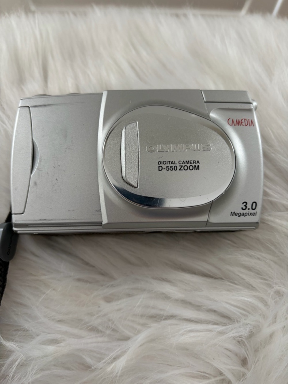 Olympus D-550 Zoom Silver Compact Digital Camera